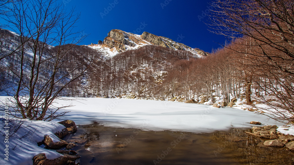 Obraz premium Lake Scuro