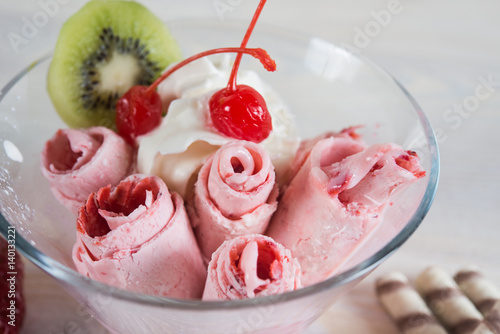 Fresh fried ice cream, ice roll