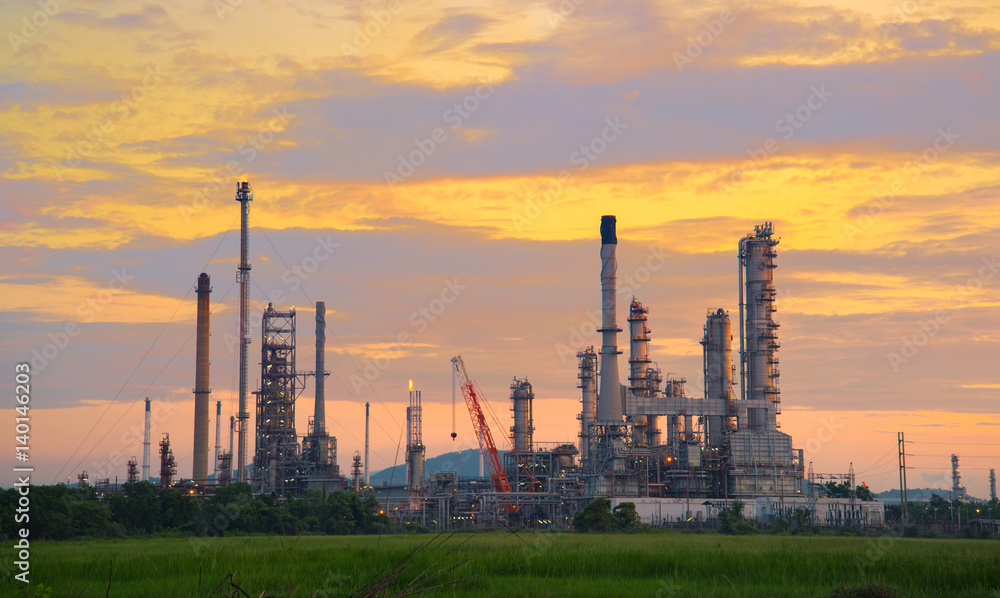 Fototapeta premium Oil refinery at sunrise