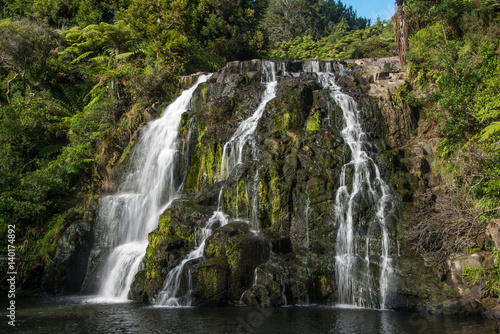 Fototapeta Naklejka Na Ścianę i Meble -  Owharoa Falls, New Zealand