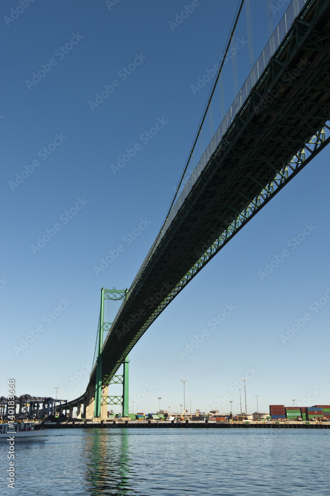 Fototapeta premium The Vincent Thomas Bridge in San Pedro, Ca from below