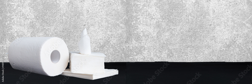 Ręczniki kuchenne na tle szarego kamienia <span>plik: #140195813 | autor: Studio Dagdagaz</span>