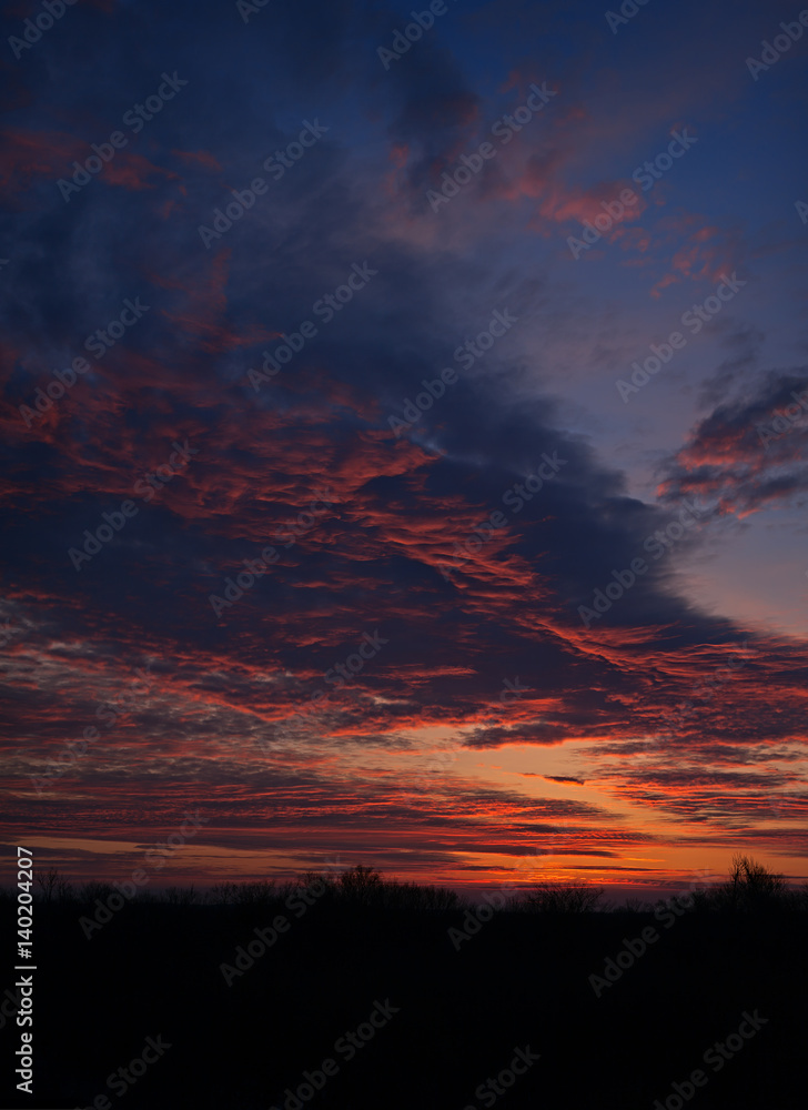 Fototapeta premium Panoramic view of the sky with clouds before dawn.