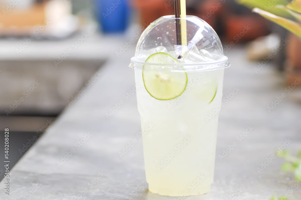 lemon juice or lime juice lemon juice or lime juice