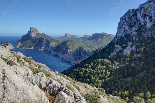 Côte sauvage et rocheuse de Majorque © Lotharingia