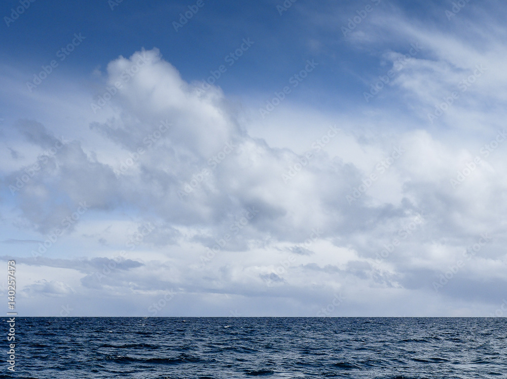 Obraz premium Clouds above Ocean