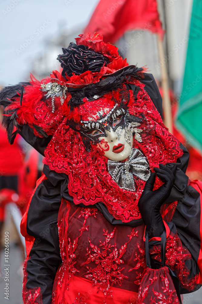 Belle touloulou à la journée des diables rouges du carnaval de Cayenne en Guyane française