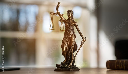 Justitia Figur - Personifikation der Gerechtigkeit photo