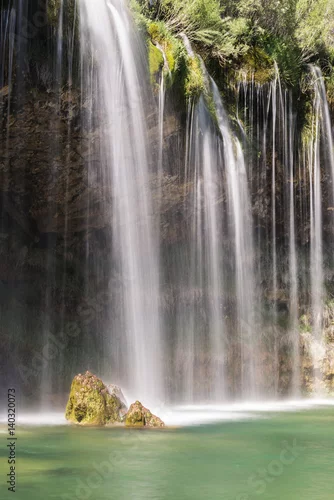 Obraz Szczegółowo wodospadu młyna San Pedro. Vallecillo Teruel Hiszpania