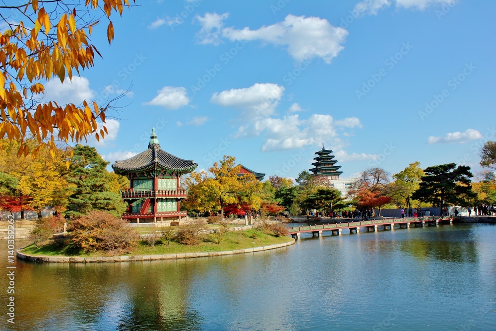 Obraz premium 경복궁, 향원정, 가을