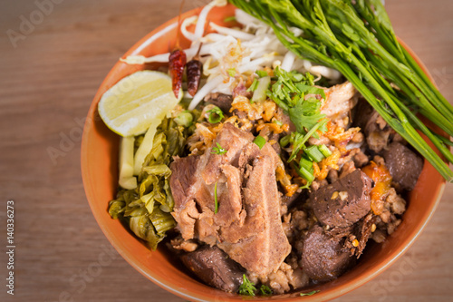 Rice noodles with spicy pork sauce