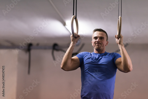 man doing dipping exercise