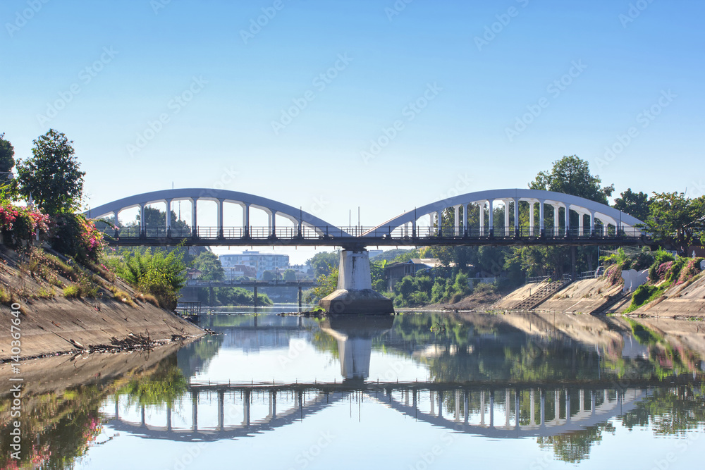Fototapeta premium ratchadapisek bridge