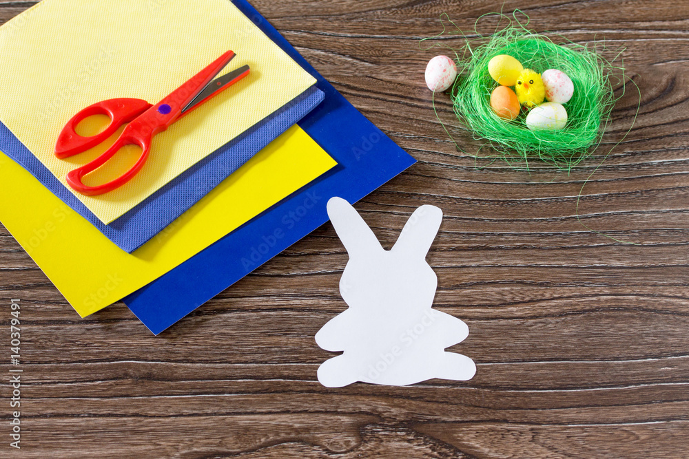Create Easter baby gift napkin holder paper easter bunny. Made by hand. Children's Art Project, needlework, crafts for children. Create Easter baby gift napkin holder paper easter bunny. Made by hand. Children's Art Project, needlework, crafts for children.
