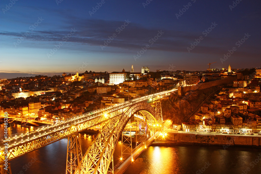 Fototapeta premium Dom Luis Bridge and Porto old town, Portugal