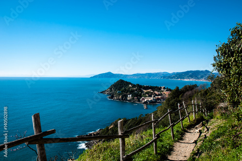 Quadro su tela view of 'baia del silenzio' in sestri levante genoa on a blue sky background