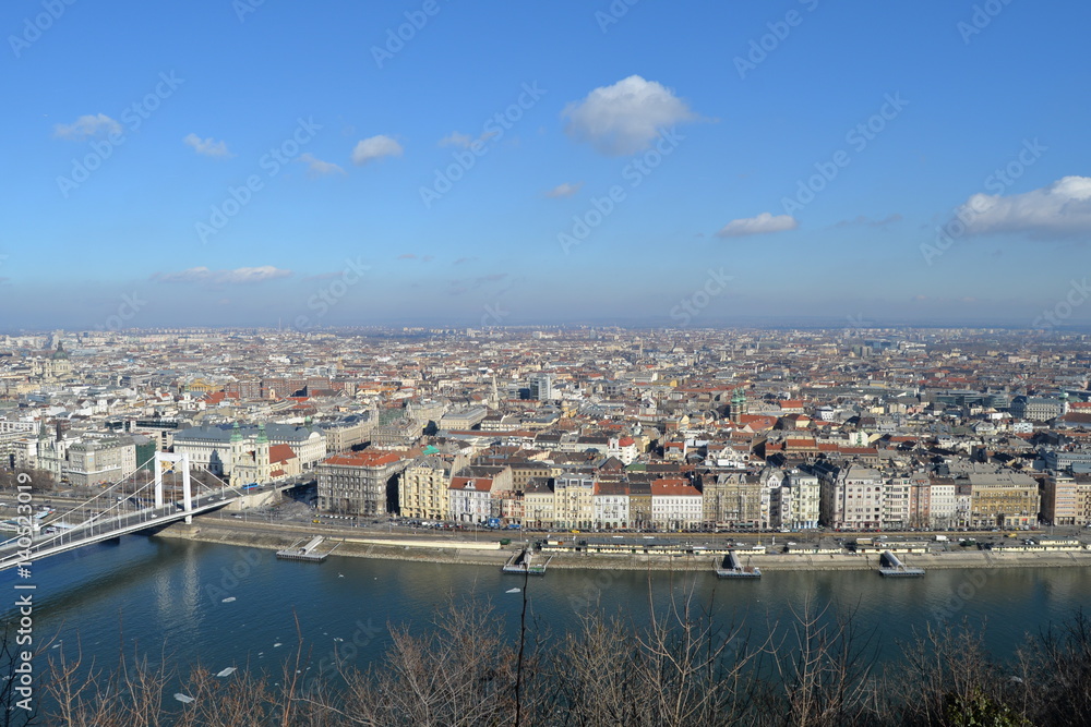 Blick auf Budapest mit Elisabeth Brücke Blick auf Budapest mit Elisabeth Brücke