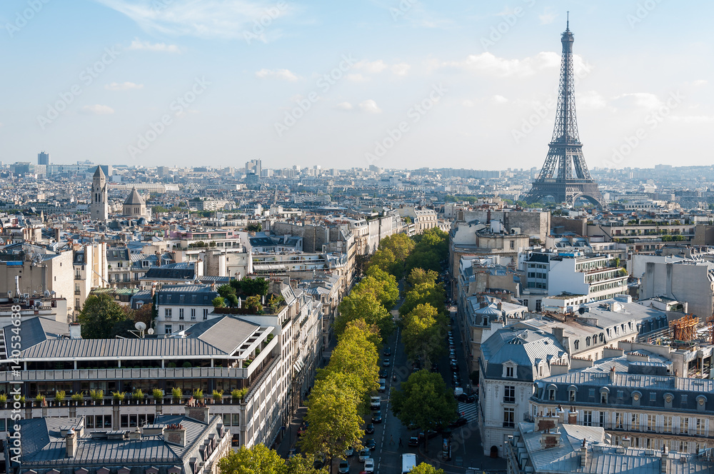 Obraz premium Cityscape of Paris, France with Eiffel tower on right
