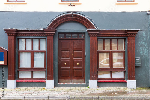 Wallpaper Mural Fancy entrance door Torontodigital.ca