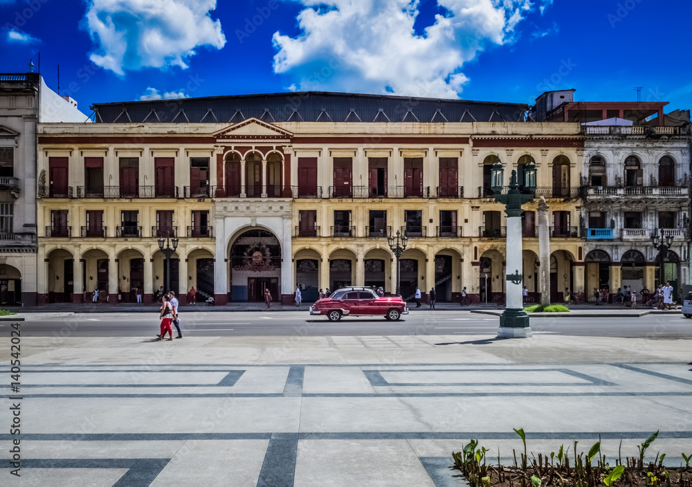 Das Gran Teatro in Havanna Kuba mit Strassenansicht - Serie Kuba Reportage
