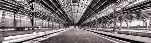 Lübeck Hauptbahnhof, menschenleer photo
