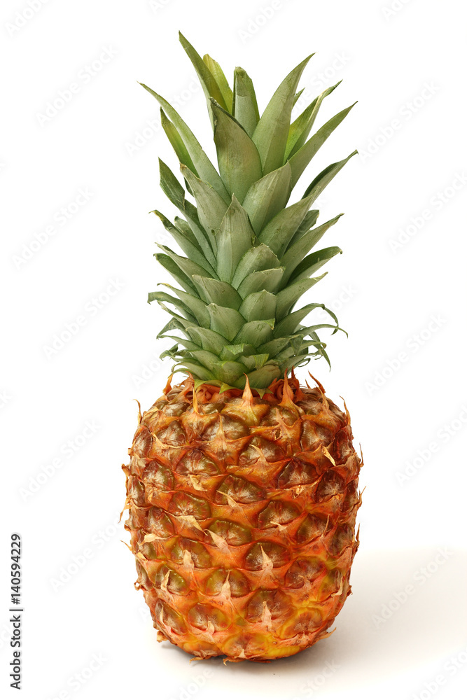 Fototapeta premium ripe pineapple isolated on white background