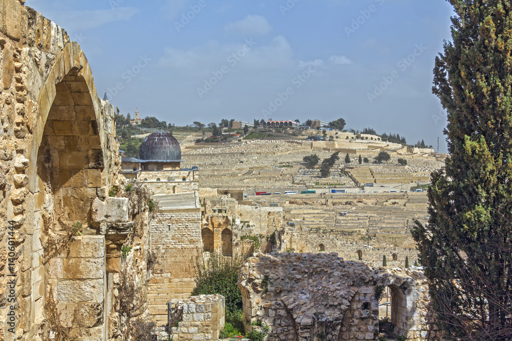 Fototapeta premium Streets of Jerusalem. Walk through the golden Jerusalem.