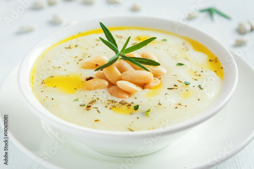 Creamy white bean and vegetable soup