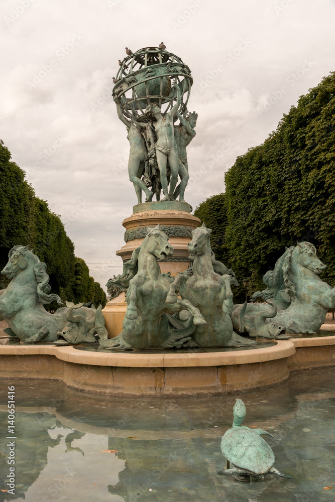 fontana con statue