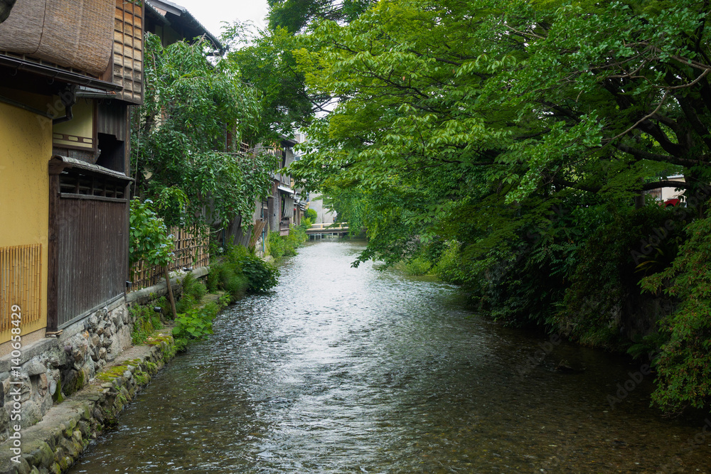 京都の小川