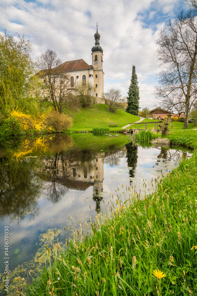 Kirche St Johannes in Breitbrunn am Chiemsee, Oberbayern in Deutschland