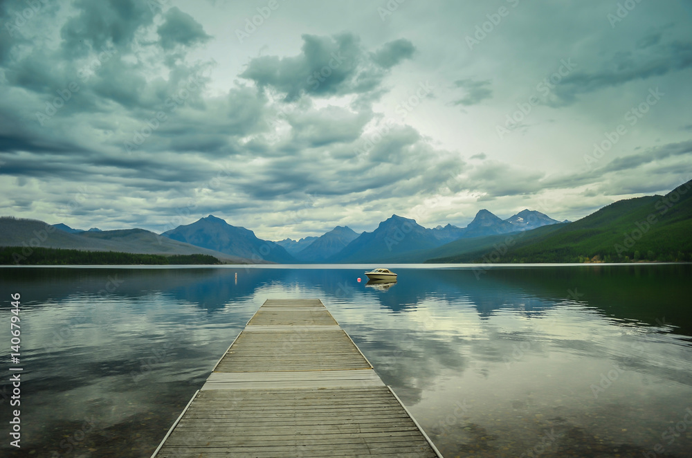 Naklejka premium Jezioro McDonald w Glacier National Park, Montana, USA