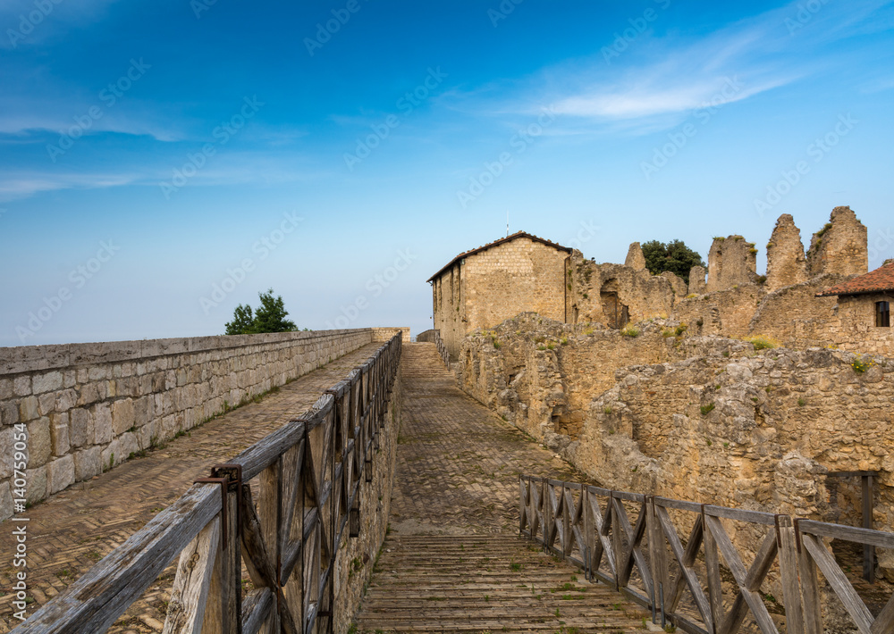 Fortezza di Civitella del Tronto, Teramo, Italia. Antico sito storico. Fortezza di Civitella del Tronto, Teramo, Italia. Antico sito storico.