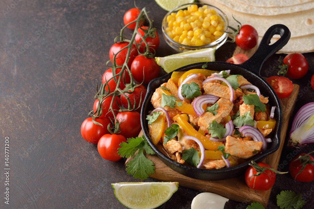 Fajita with chicken and yellow pepper Fajita with chicken and yellow pepper