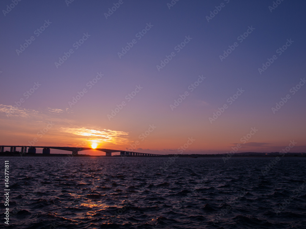 浜名湖大橋（浜名湖）に沈む夕日 Sunset on Hamanako-lake over Hamana Ohashi bridge