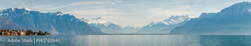 Panorama du lac L  man c  t   suisse
