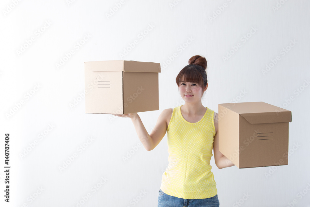 引越し・女性 引越し・女性