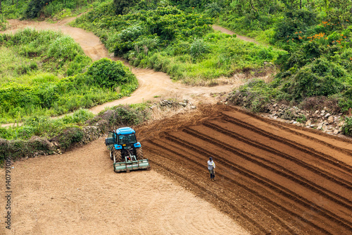 트렉트로  농사짓는 풍경