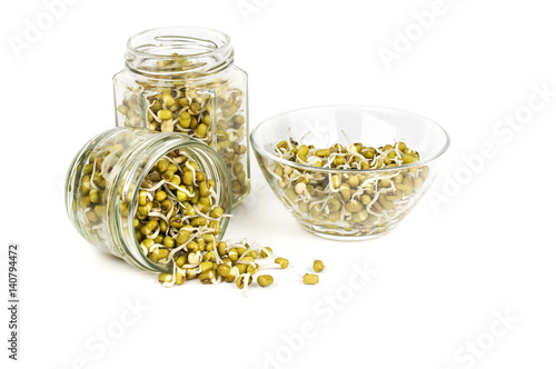 Obraz na płótnie Sprouted mung beans in three jars w salonie