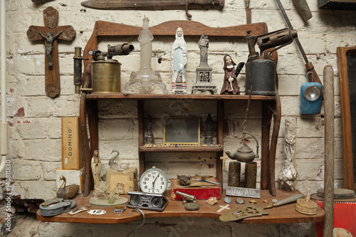 garage brocante objets genier