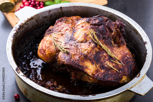 Fotografi Whole oven roast pork meat