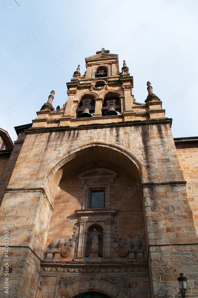 Bilbao, Paesi Baschi, Spagna, 25/01/2017: vista della Chiesa di San Vicente Abando, una delle più antiche chiese cattoliche della città 