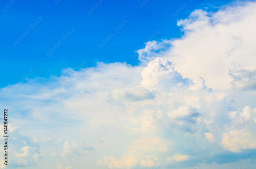 Fototapeta premium Clouds in the clear day