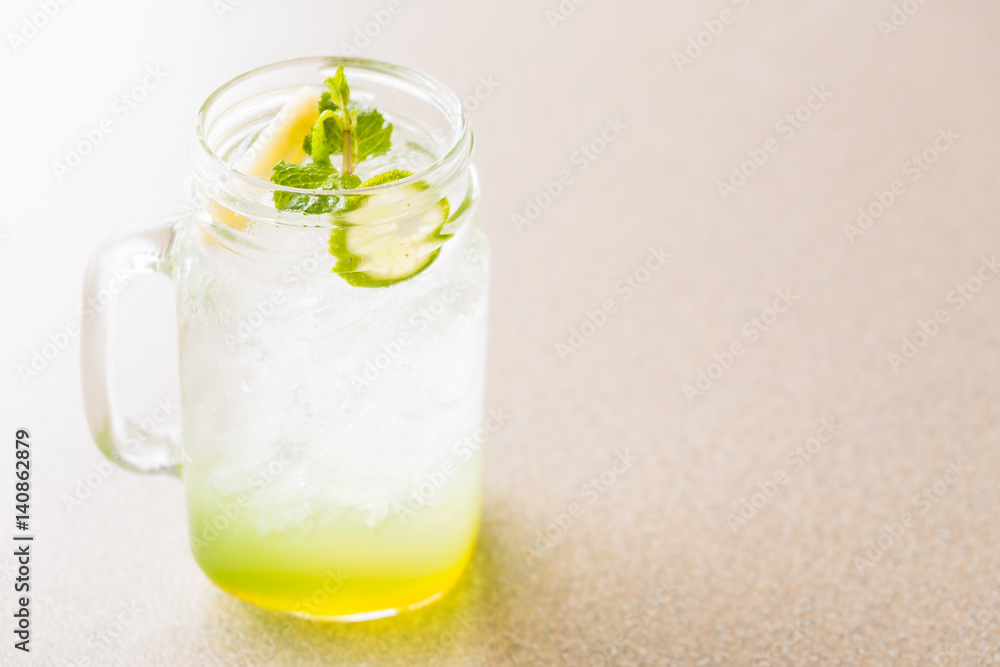Apple and lemon juice Apple and lemon juice