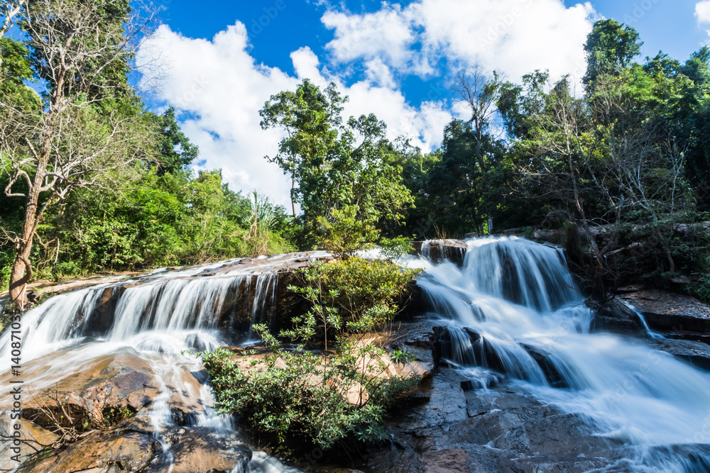 Obraz premium powerful waterfall in Loei