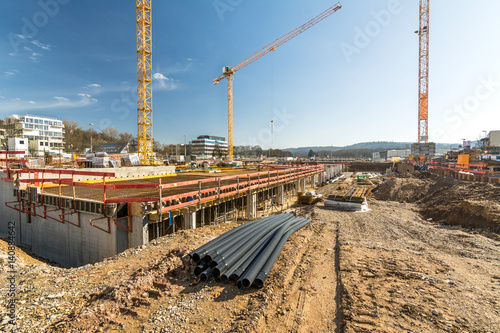 Baustelle Baugrube Neubau Baumaterial
