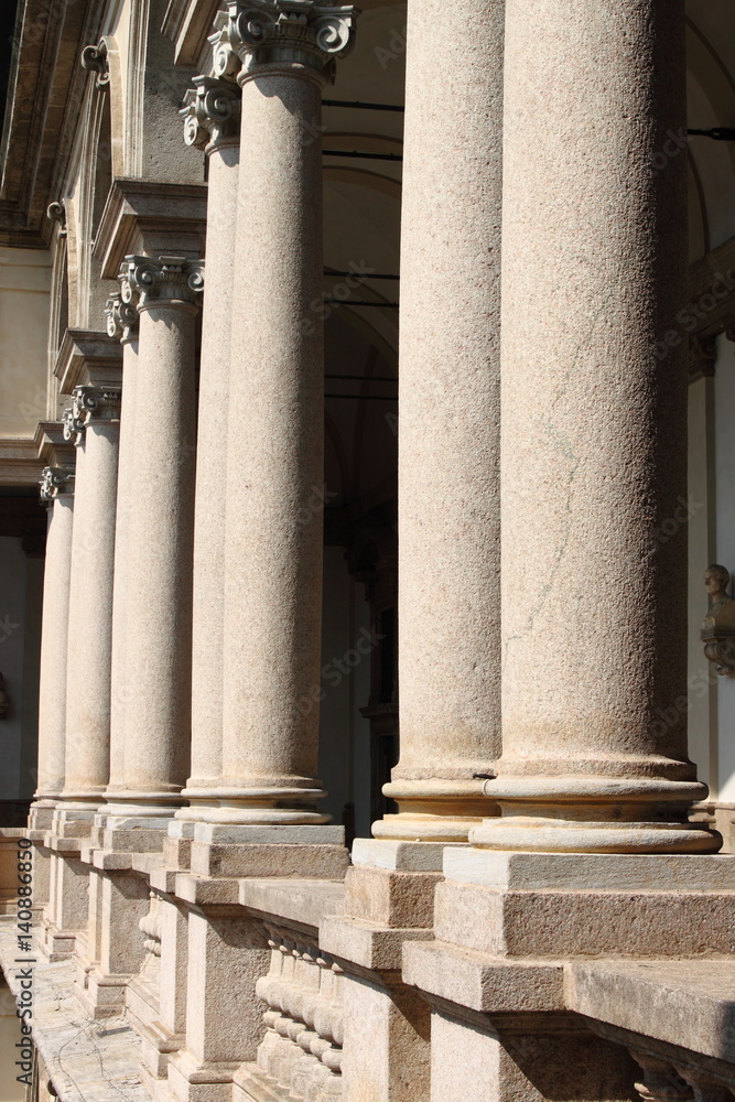 Fototapeta premium Columns in a cloister