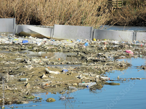 Umweltverschmutzung Fluss in Spanien photo