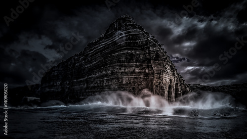 Tableau sur toile Huge waves at Shipstern Bluff at night