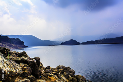 Tableau sur toile Umiam Lake, Shillong, East Khasi hills, Meghalaya